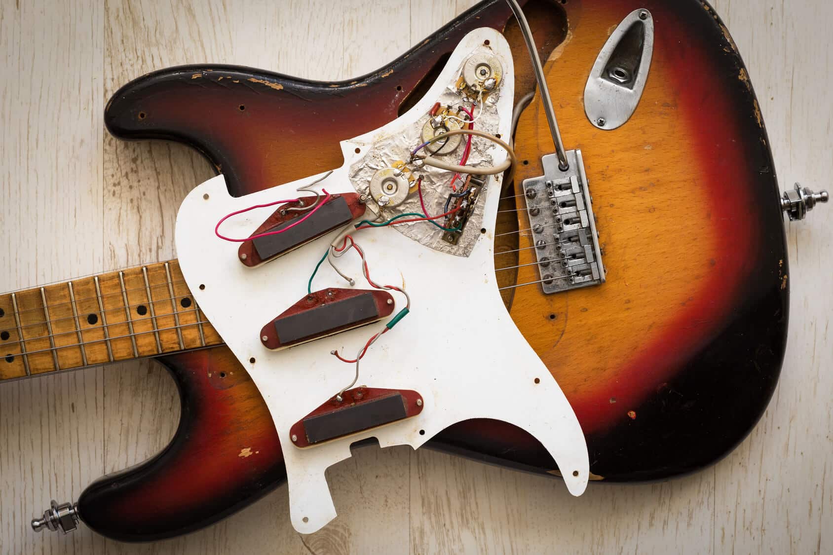 luthier-electronica-guitarra - TorresLuthier