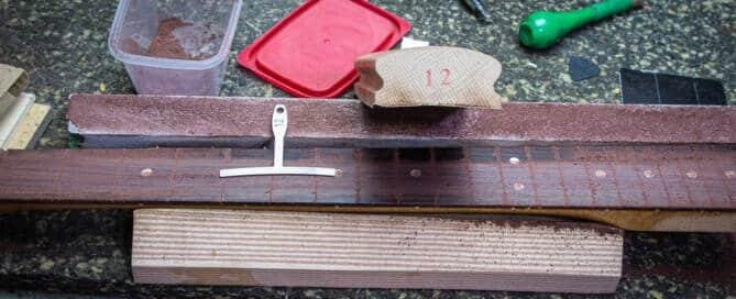 Rectificado de diapason a 12 pulgadas stratocaster